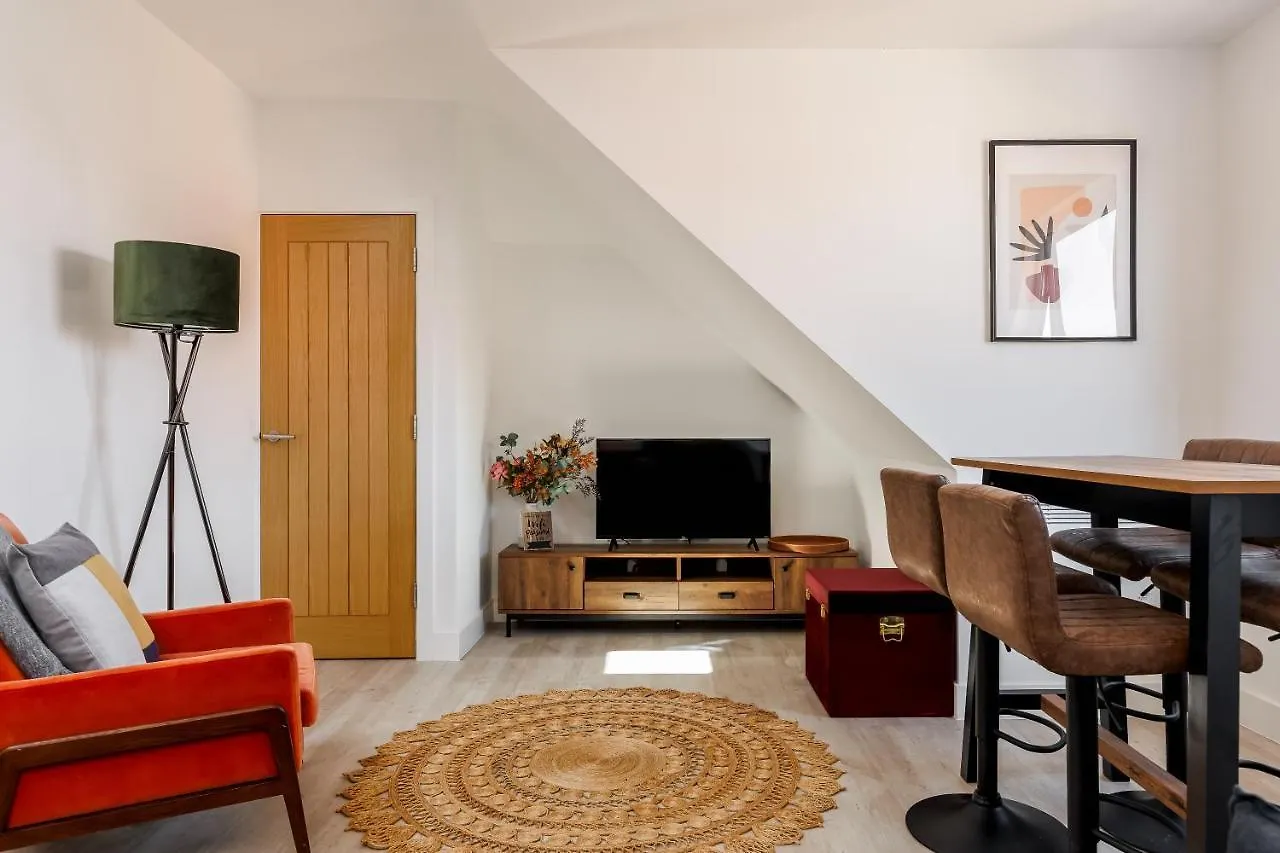 Modern 1 Bed Seaside Apartment location