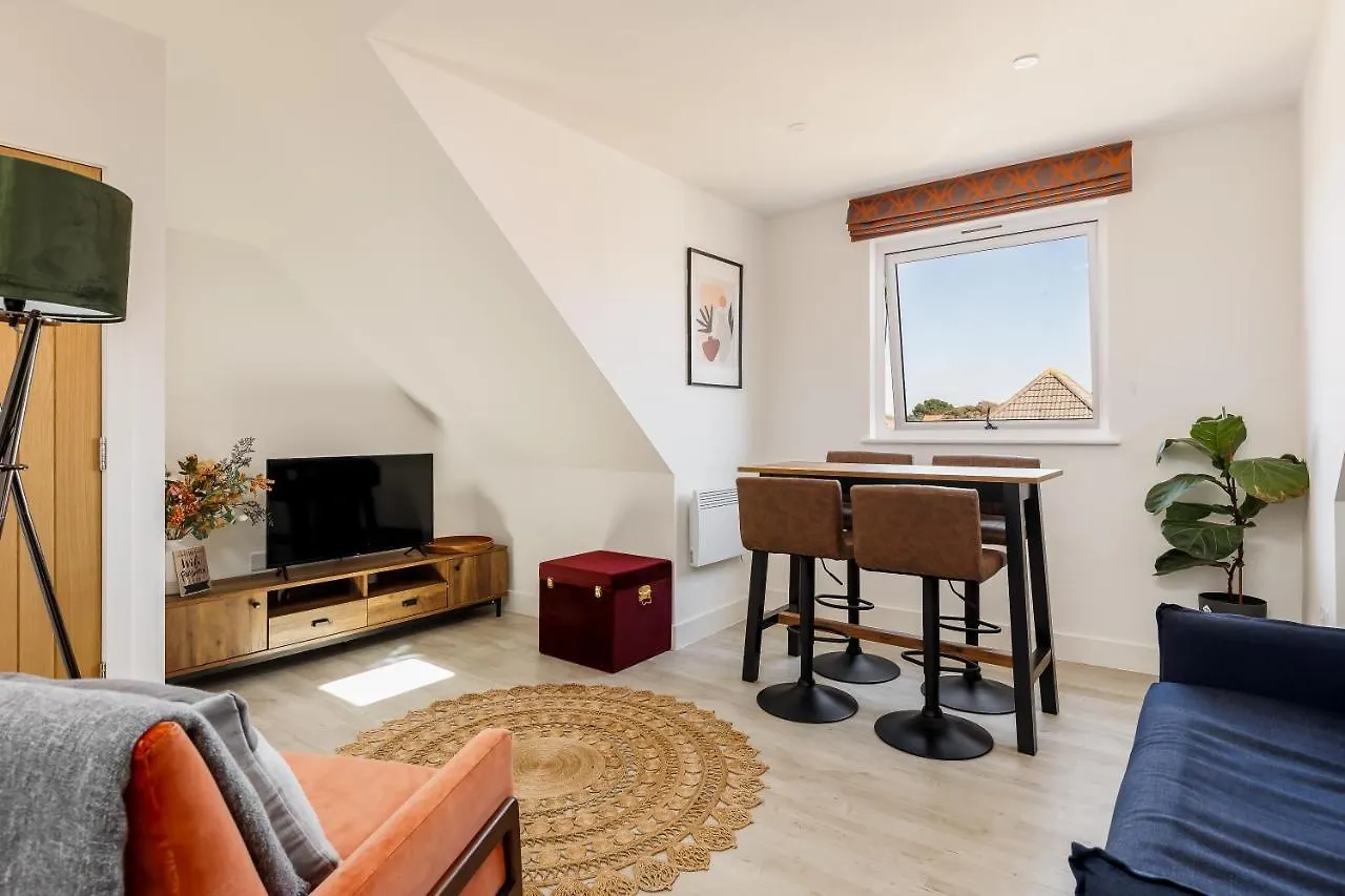 Modern 1 Bed Seaside Apartment Bournemouth